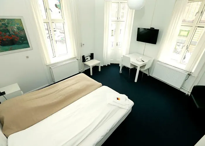 9 Sma Hjem מלון 2*