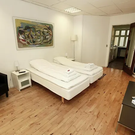 Otel 9 Sma Hjem