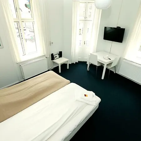 9 Sma Hjem Otel 2*